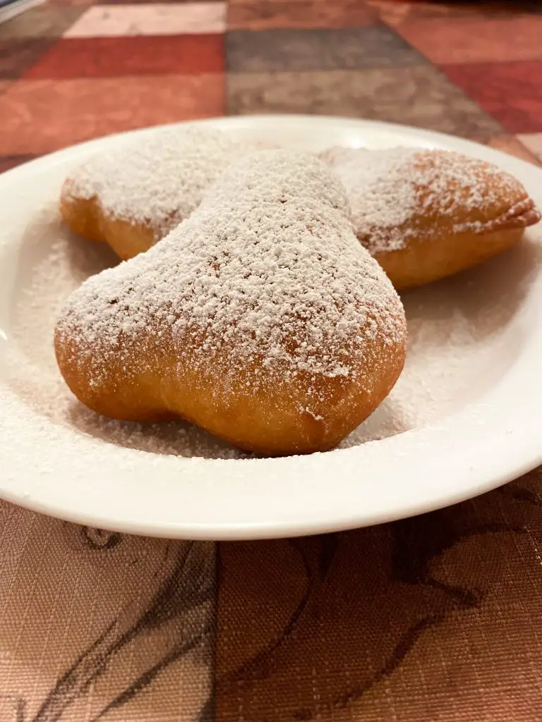 mickey mouse beignets