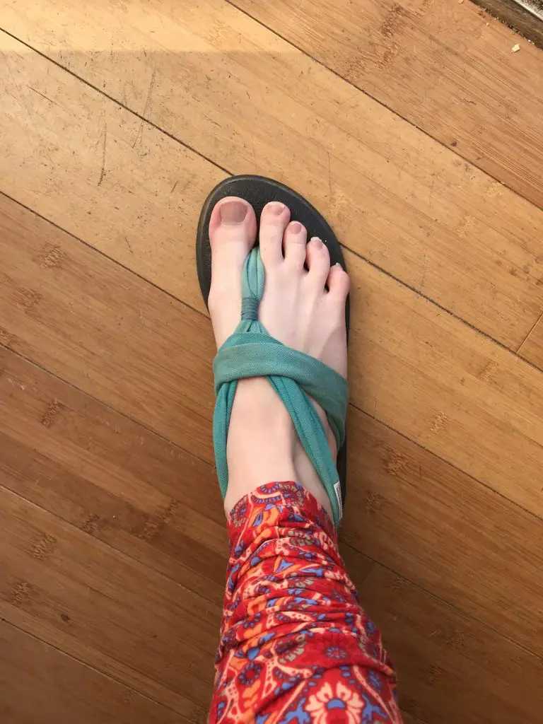 Sandals hot sale under $1